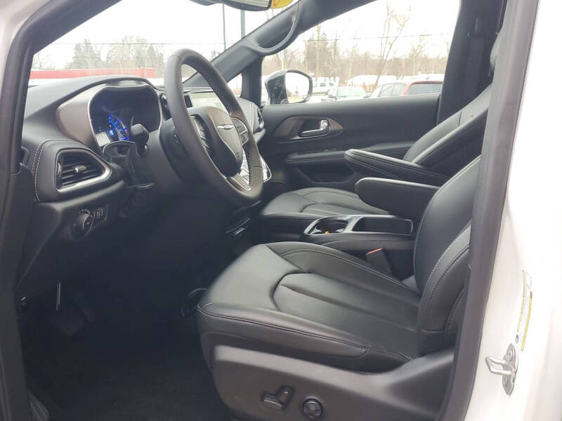 2025 Chrysler Pacifica Plug-In Hybrid