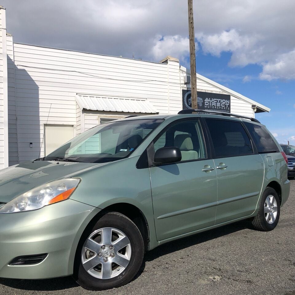 First Class Cars  2009 Toyota Sienna CE 259546