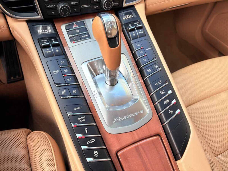 2013 Porsche Panamera GTS