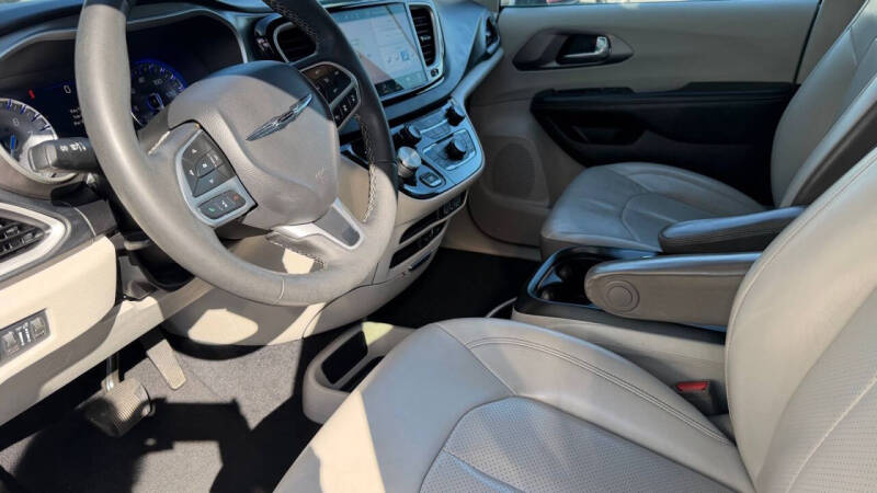 2022 Chrysler Pacifica Touring L