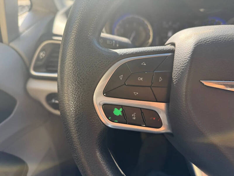 2020 Chrysler Voyager LXi