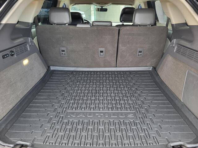 2019 Lincoln Nautilus Select