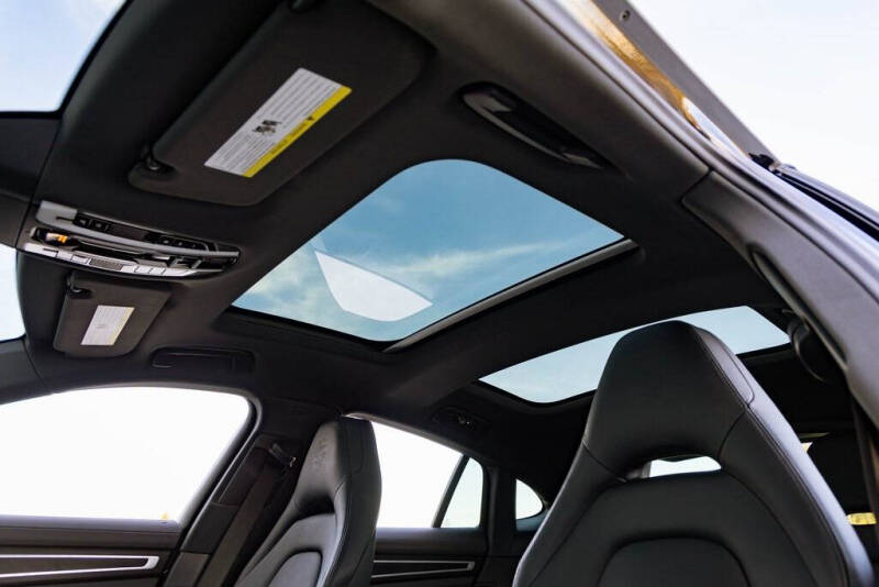 2023 Porsche Panamera 4