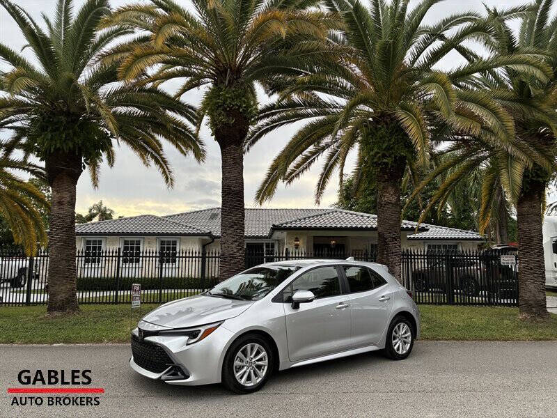 2025 Toyota Corolla Hatchback SE