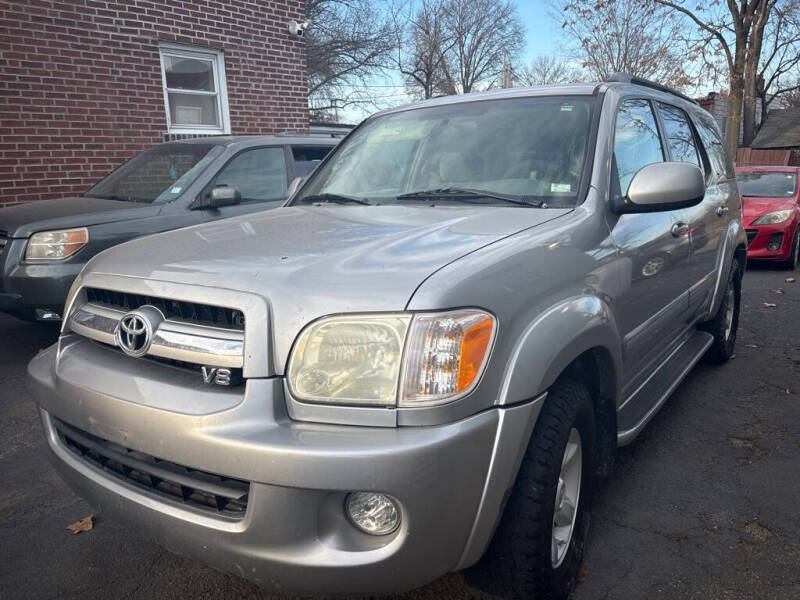 2005 Toyota Sequoia SR5's photo