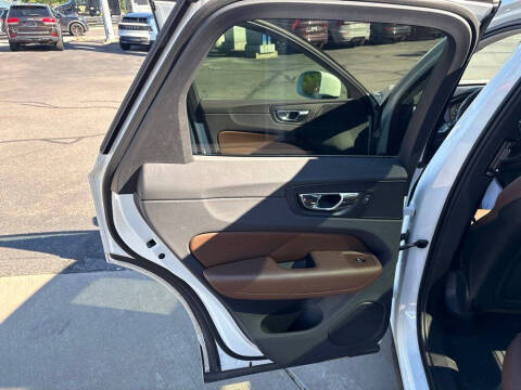 2019 Volvo XC60 T5 Momentum