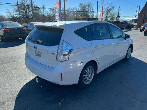 2013 Toyota Prius v Five