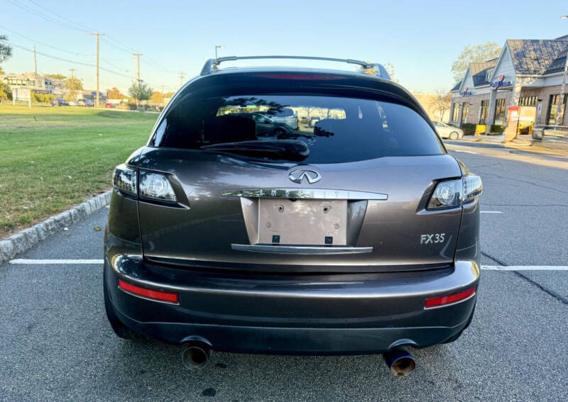 2005 Infiniti FX35