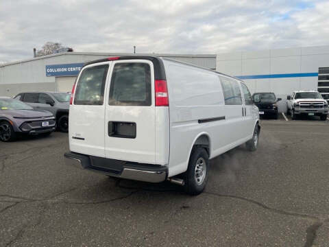 2025 Chevrolet Express 3500