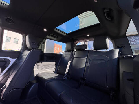 2024 Land Rover Defender 130 P400 X-Dynamic SE