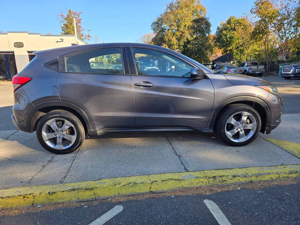 2022 Honda HR-V for sale at R & R Service Center in Great Neck, NY