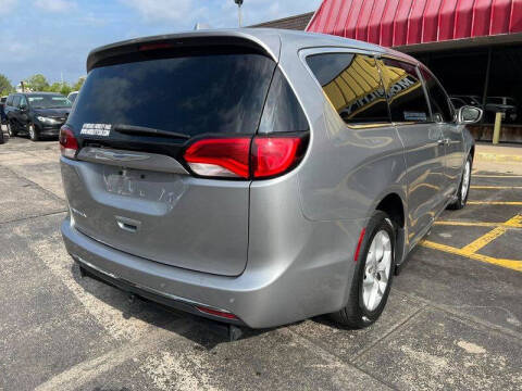 2020 Chrysler Pacifica Touring