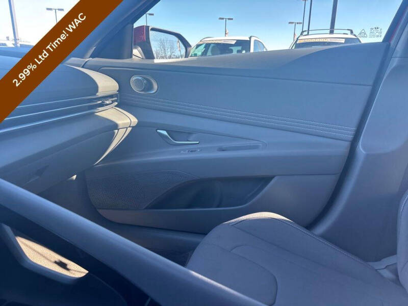 2024 Hyundai Elantra SEL