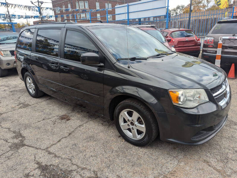 2012 Dodge Grand Caravan SXT photo 2