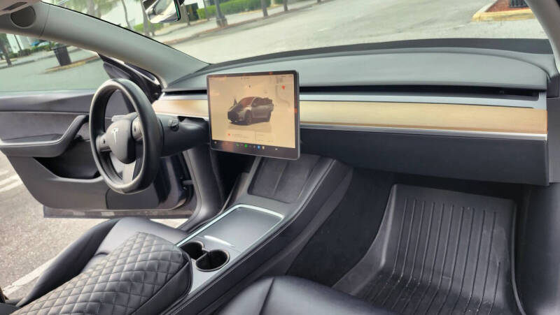 2022 Tesla Model Y Long Range - Photo 19