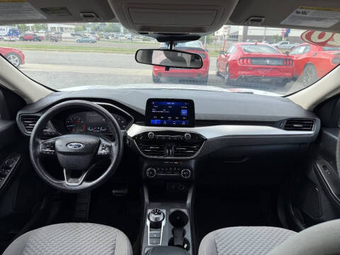 2020 Ford Escape SE