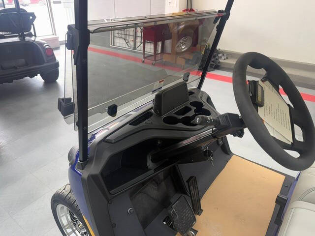 2026 Yamaha PTV Gas Golf Car - Racing Blue