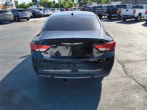 2016 Chrysler 200 C