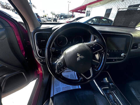 2020 Mitsubishi Outlander SE