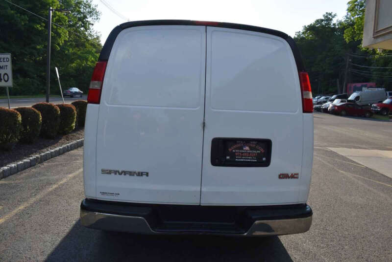 2017 GMC Savana 2500
