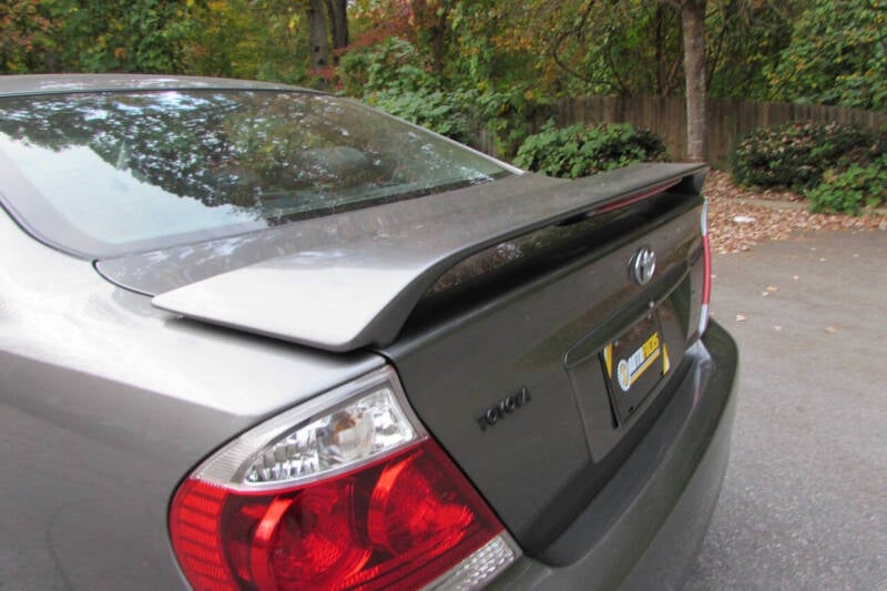 2005 Toyota Camry SE photo 12