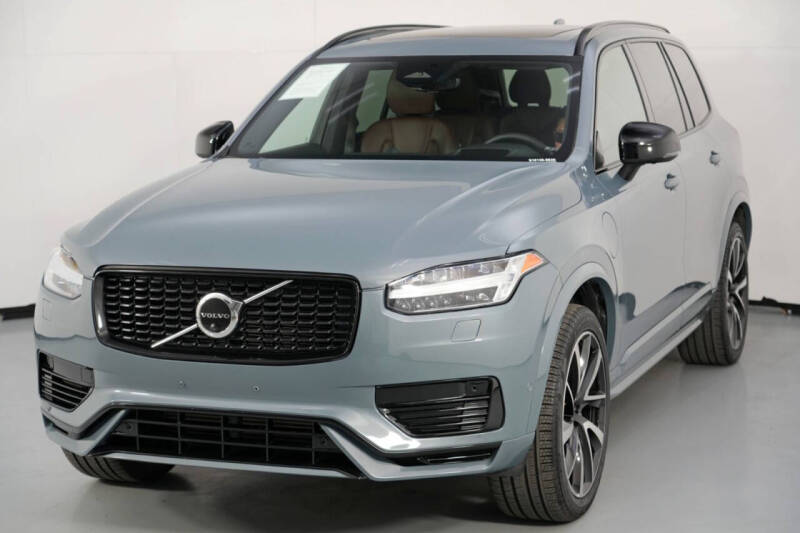 2023 Volvo XC90 Recharge T8 Ultimate Dark Theme