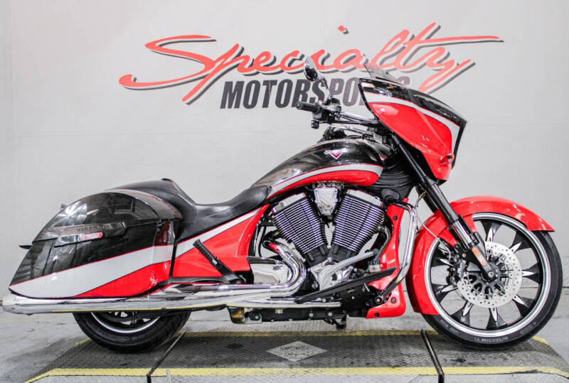 2016 Victory Magnum