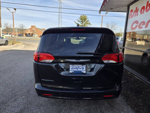 2017 Chrysler Pacifica LX