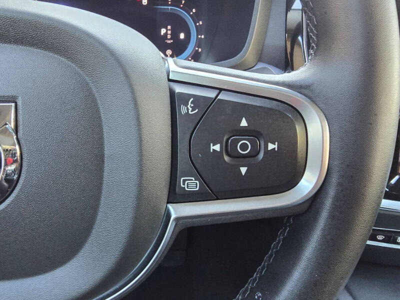 2024 Volvo S60 B5 Core Dark Theme