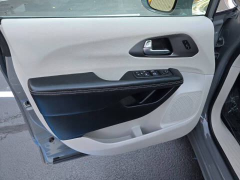 2022 Chrysler Pacifica Touring L