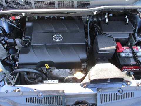 2014 Toyota Sienna LE 7-Passenger