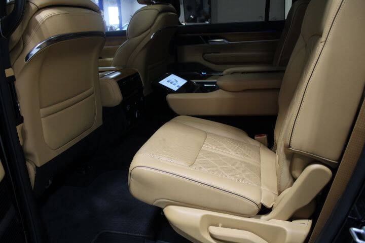 2022 Jeep Grand Wagoneer Series III