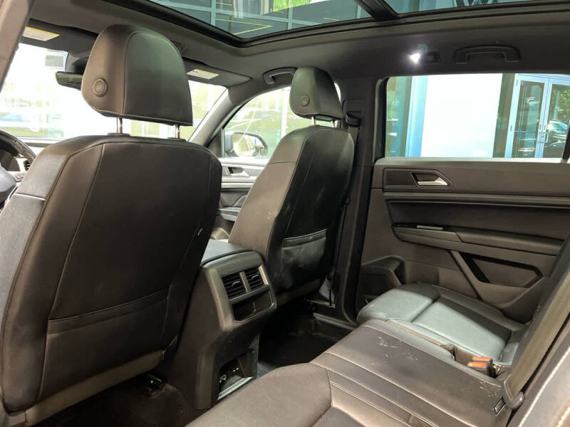 2020 Volkswagen Atlas Cross Sport V6 SEL R-Line 4Motion