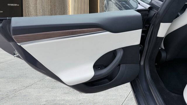 2023 Tesla Model S Standard Range