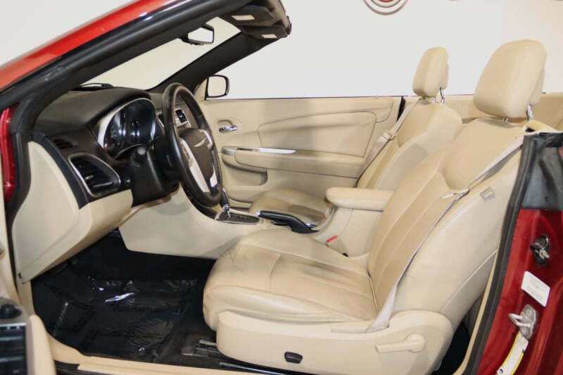 2013 Chrysler 200 Limited