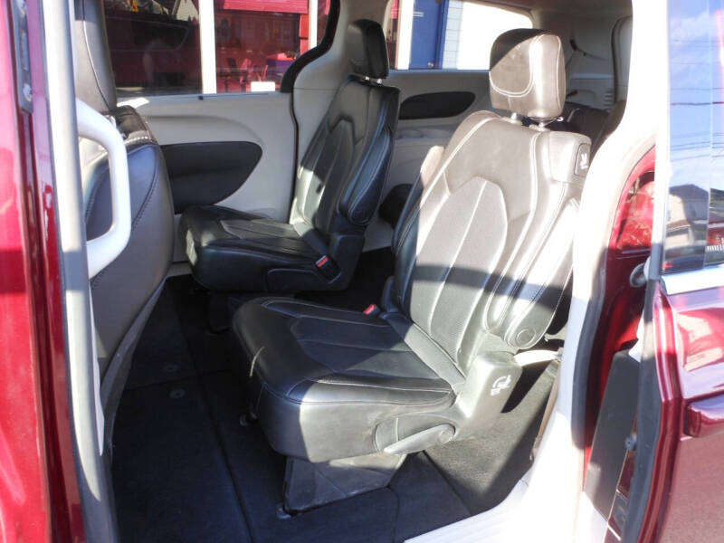 2020 Chrysler Voyager LXi