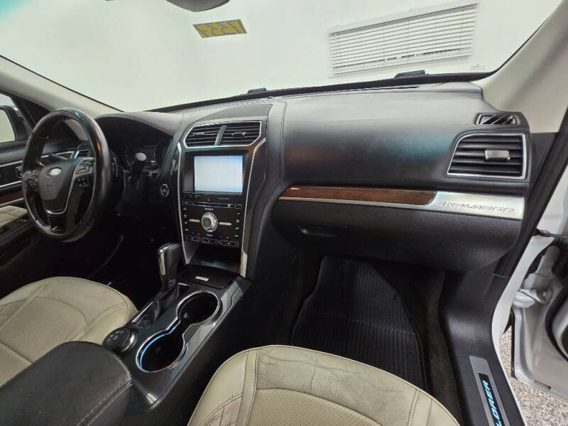 2016 Ford Explorer Platinum