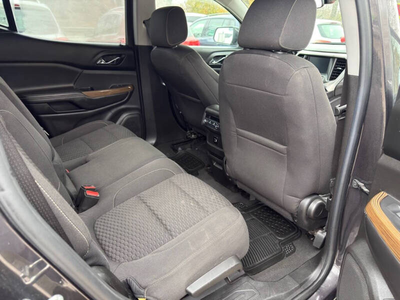 2017 GMC Acadia SLE-1