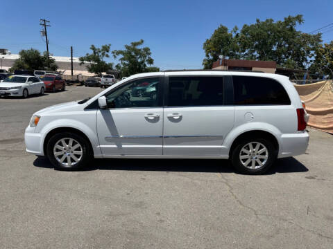 2014 Chrysler Town and Country Touring
