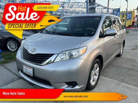 2013 Toyota Sienna LE 7-Passenger Auto Access Seat