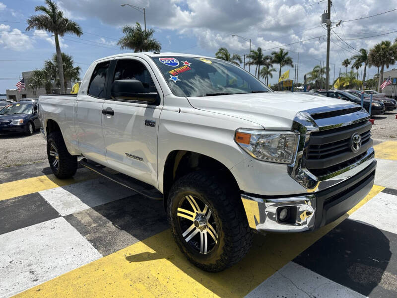 Used 2014 Toyota Tundra SR5 with VIN 5TFRY5F15EX159592 for sale in Melbourne, FL