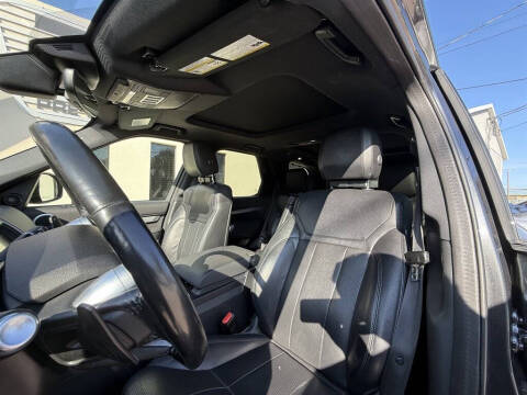 2020 Land Rover Discovery Landmark Edition