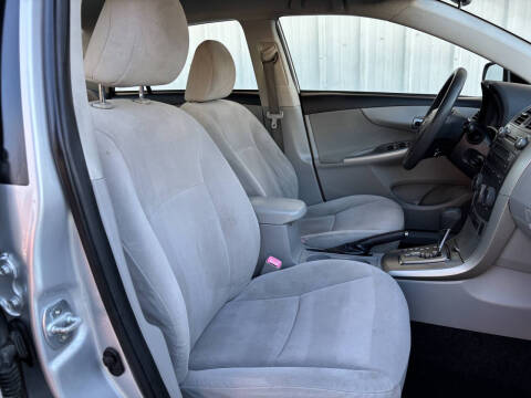 2011 Toyota Corolla LE