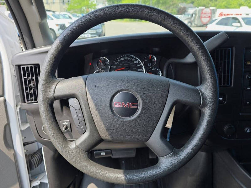 2023 GMC Savana 2500