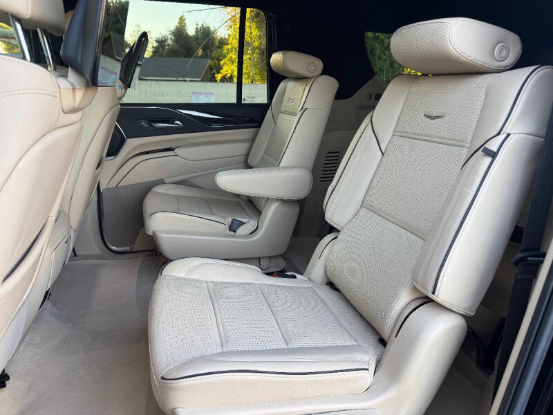 2024 Cadillac Escalade ESV Premium Luxury