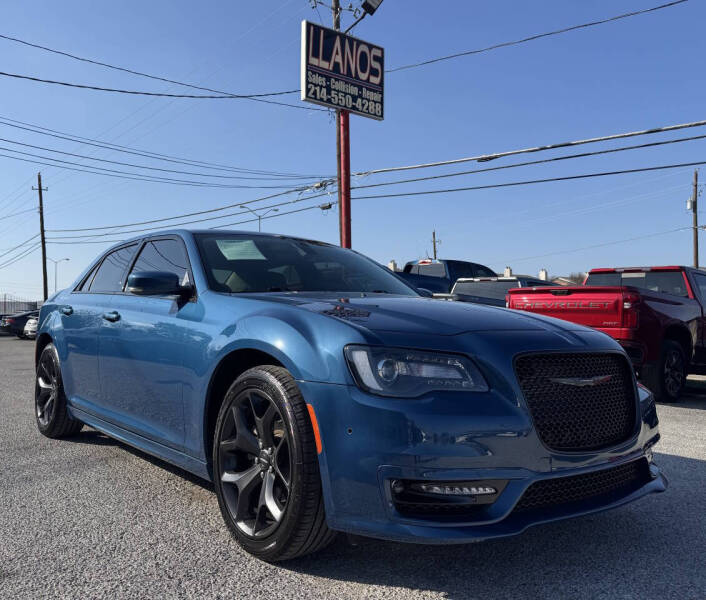 2021 Chrysler 300 for sale at LLANOS AUTO SALES LLC in Dallas TX