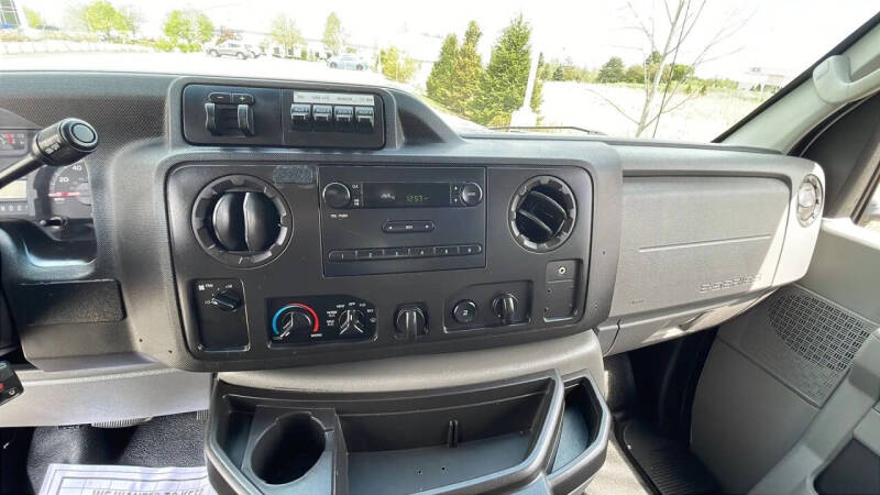 2013 Ford E-Series E-350 SD