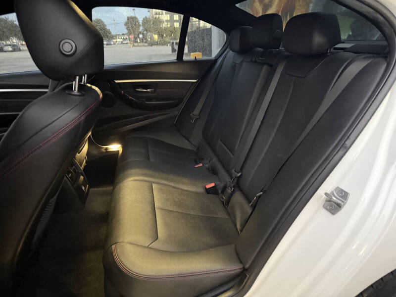 2017 BMW 3 Series 330i