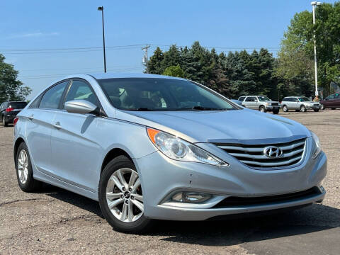 2013 Hyundai Sonata for sale at Direct Auto Sales LLC in Osseo MN