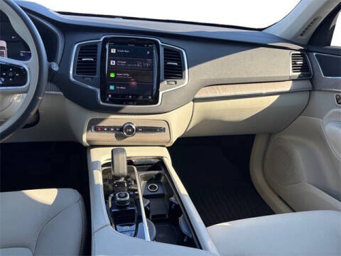 2024 Volvo XC90 Recharge T8 Core Bright Theme